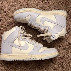 Nike women’s dunk high